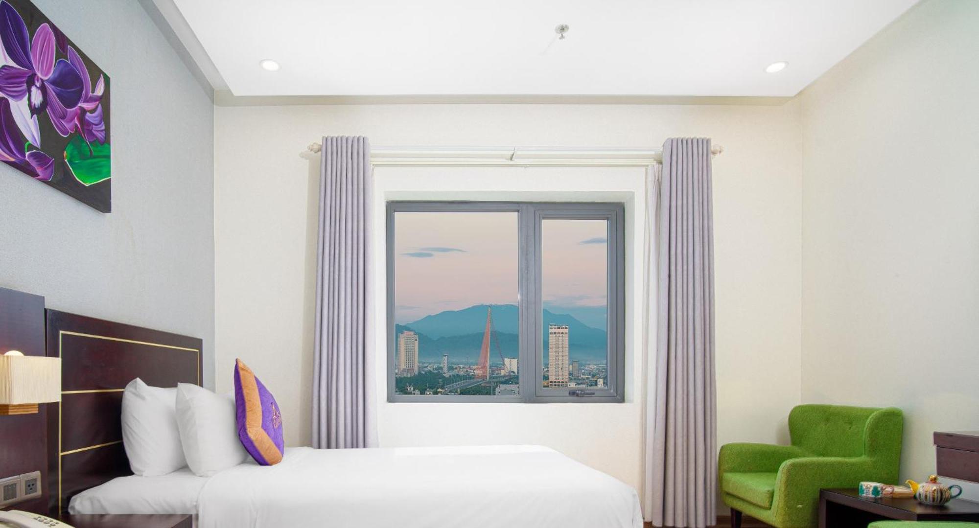 Alani Sea View Hotel Danang Exterior photo