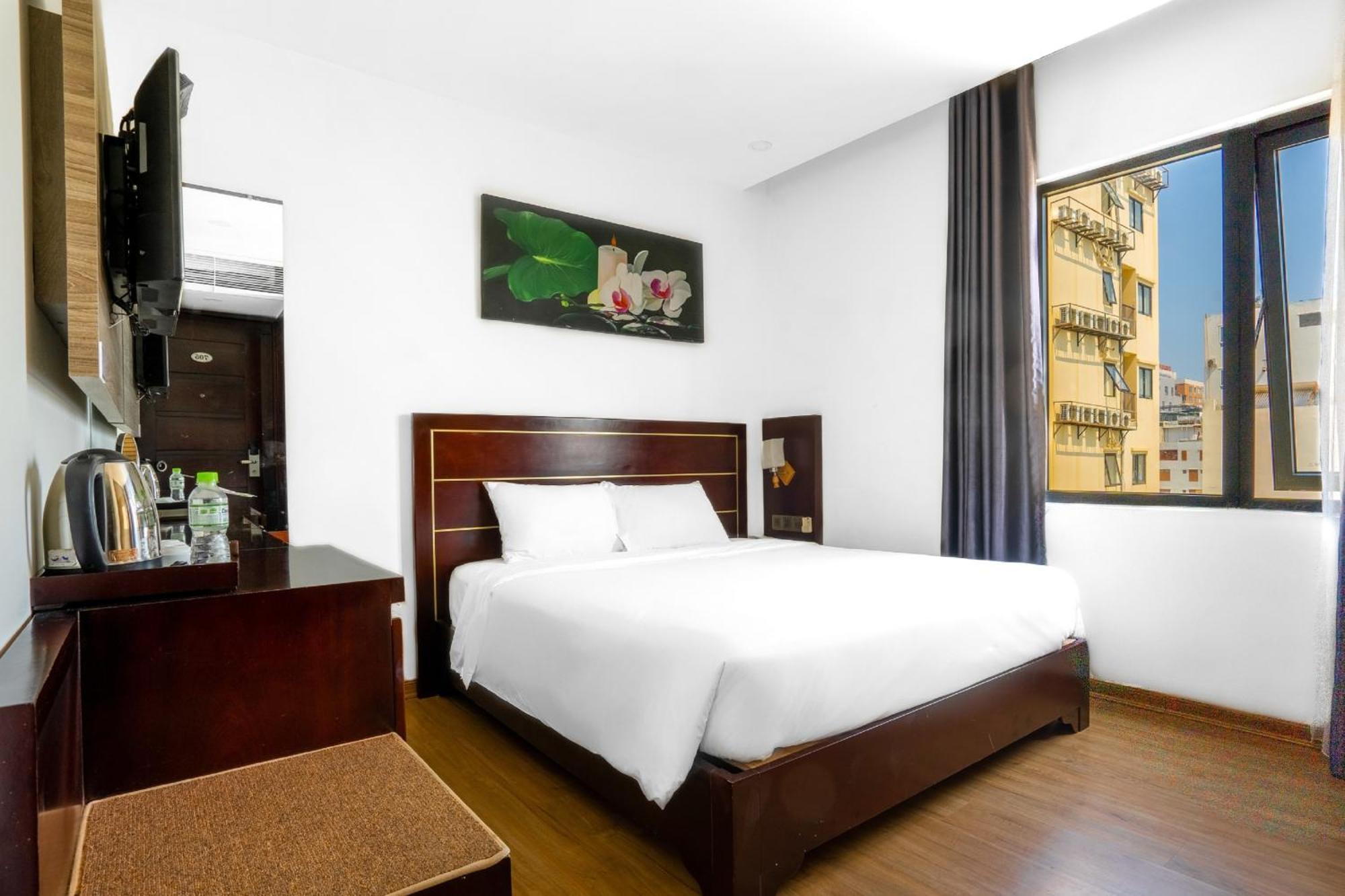 Alani Sea View Hotel Danang Exterior photo